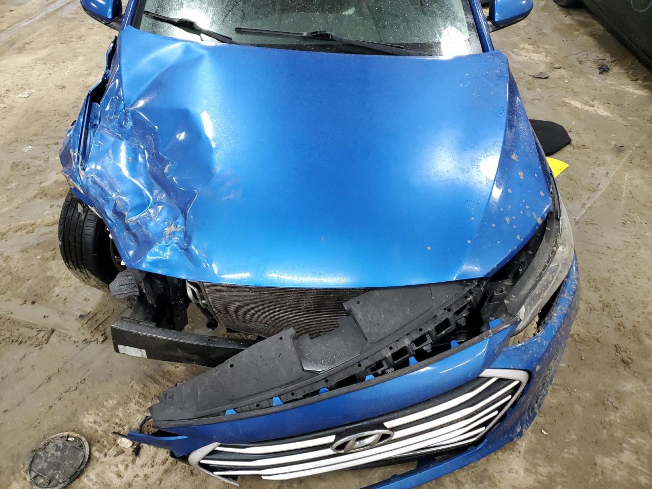 2017 Hyundai Elantra - Image 12