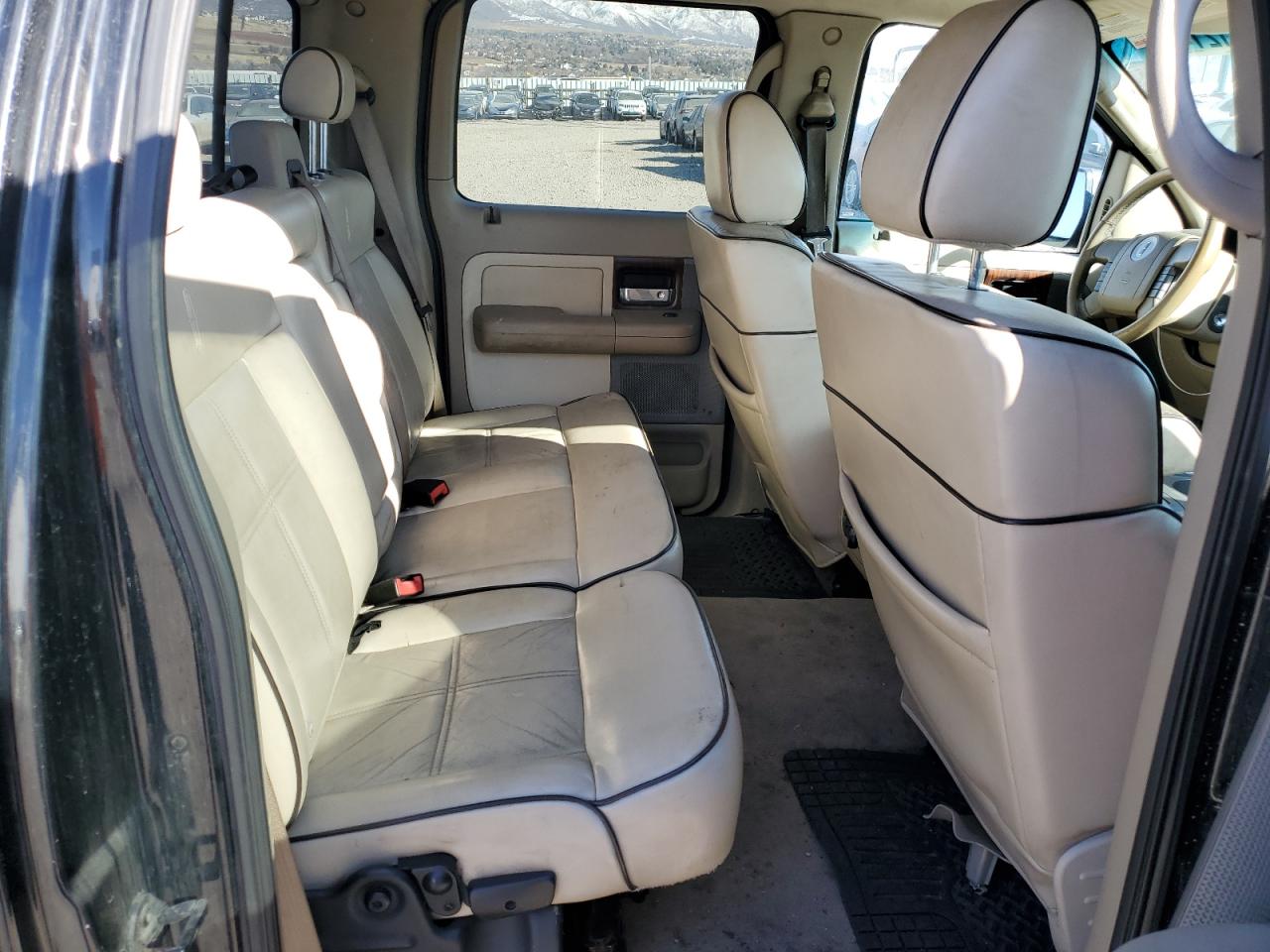 2006 Lincoln Mark LT - Image 10