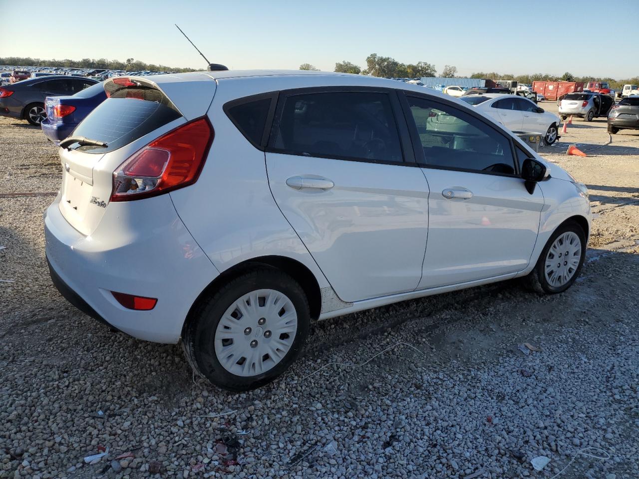 2015 Ford Fiesta - Image 3