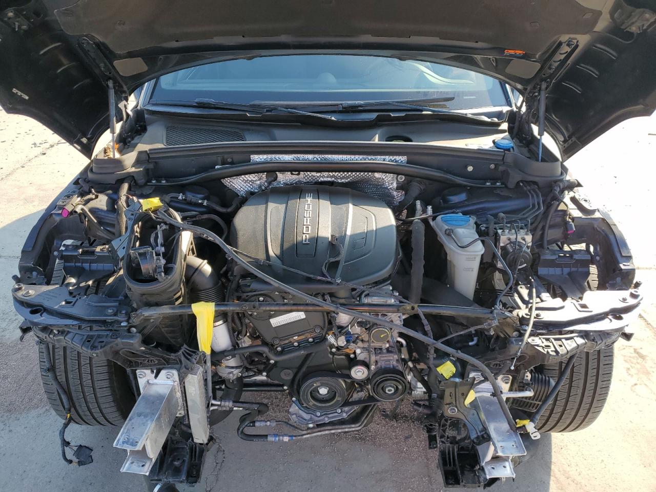 2018 Porsche Macan - Image 13