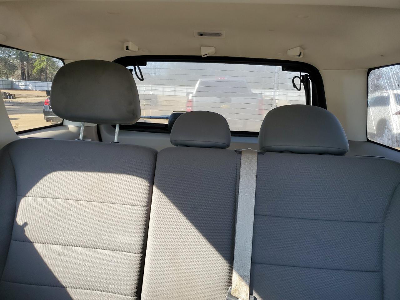 2010 Ford Escape - Image 10