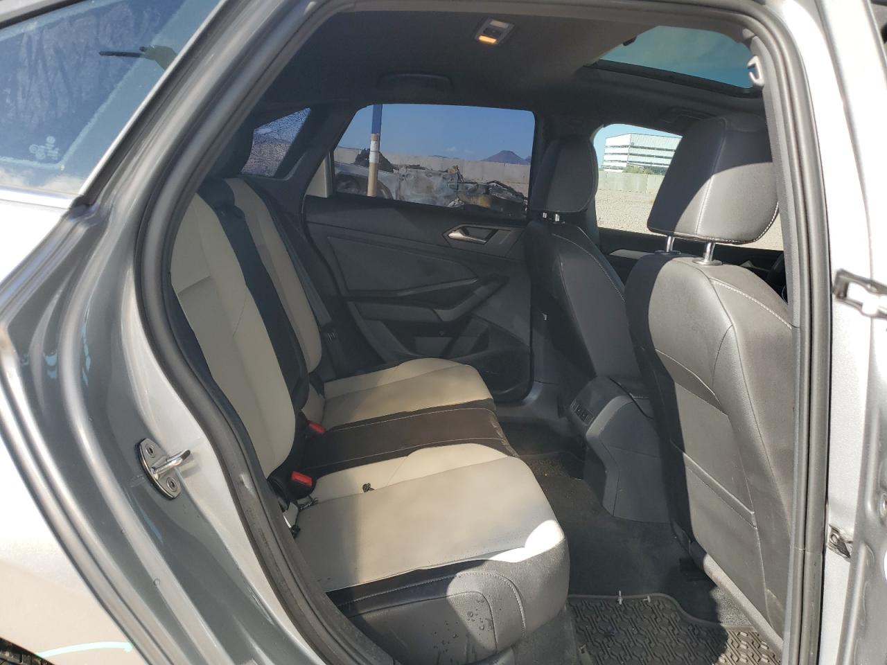2019 Volkswagen Jetta - Image 10
