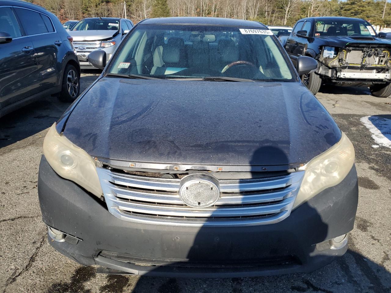 2011 Toyota Avalon - Image 5
