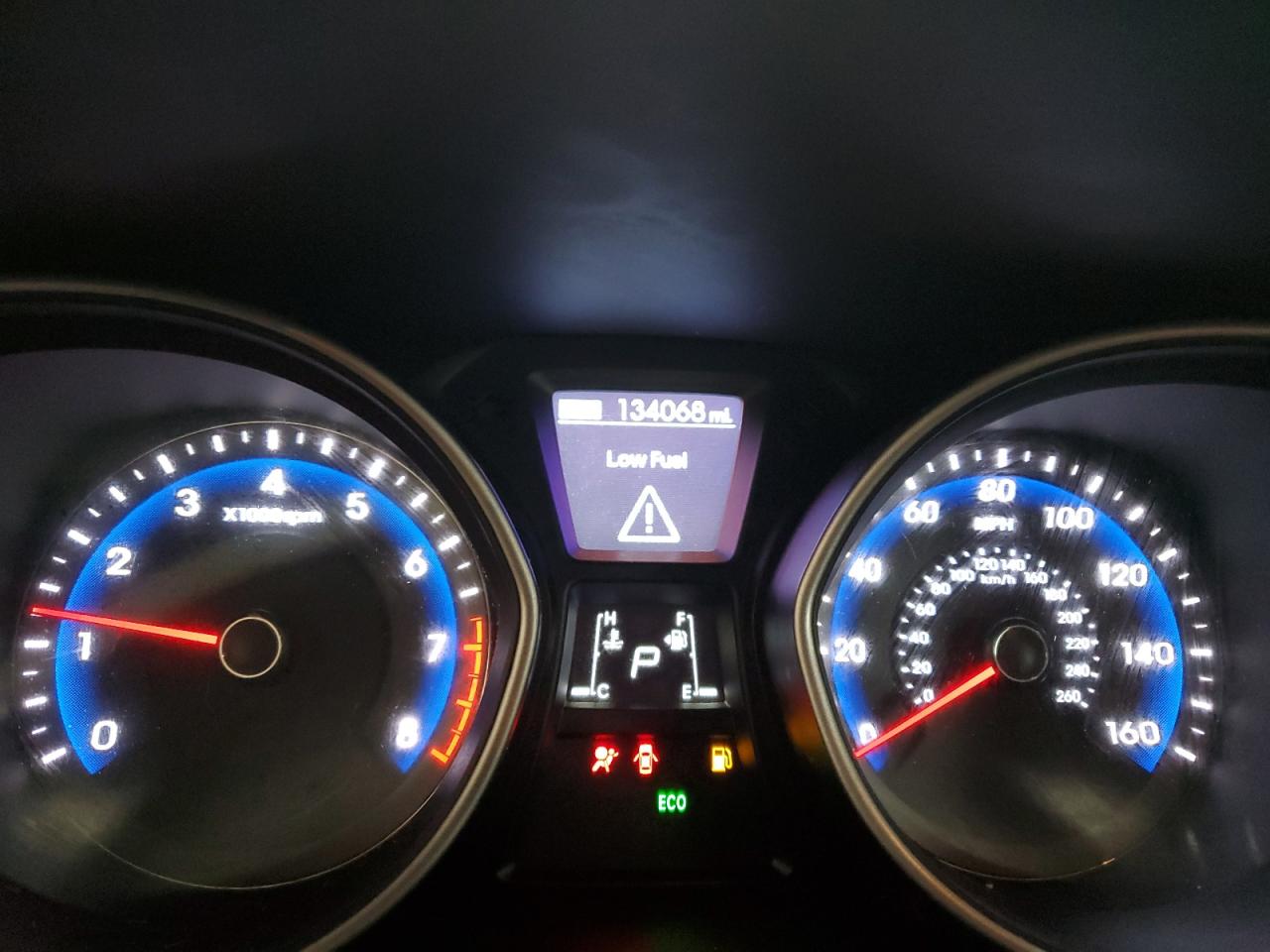 2016 Hyundai Elantra - Image 9