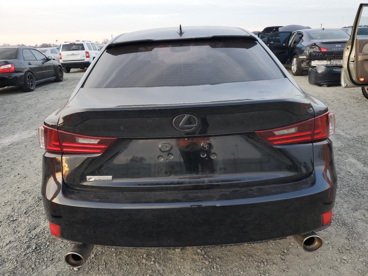 2016 Lexus IS - Image 6