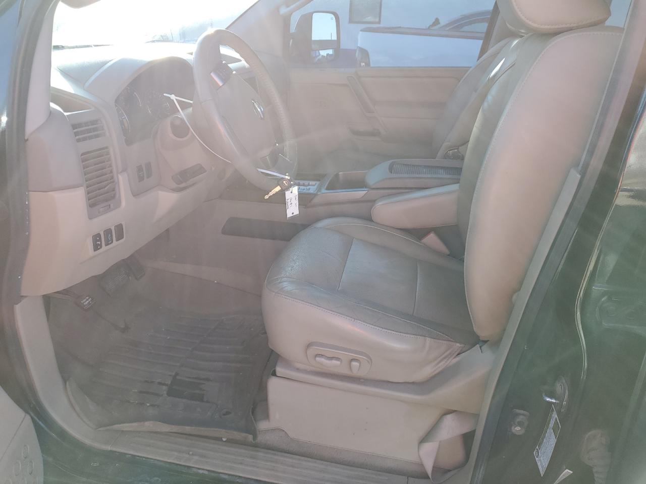 2009 Nissan Titan - Image 7
