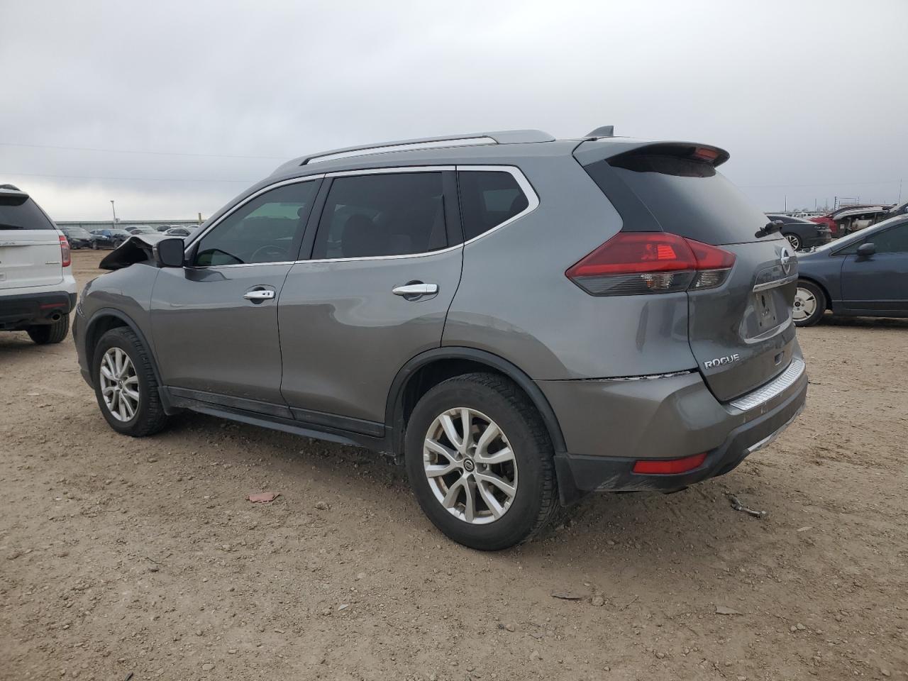 2018 Nissan Rogue - Image 2