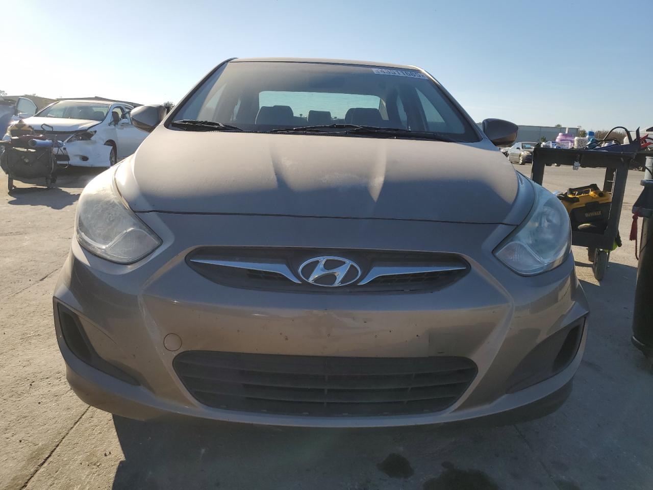 2014 Hyundai Accent - Image 5