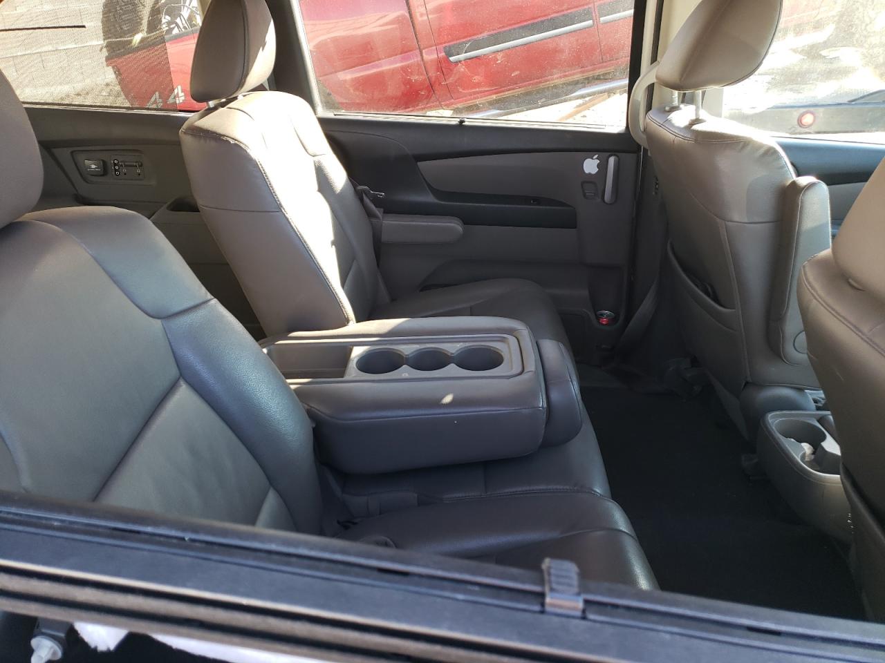 2013 Honda Odyssey - Image 11