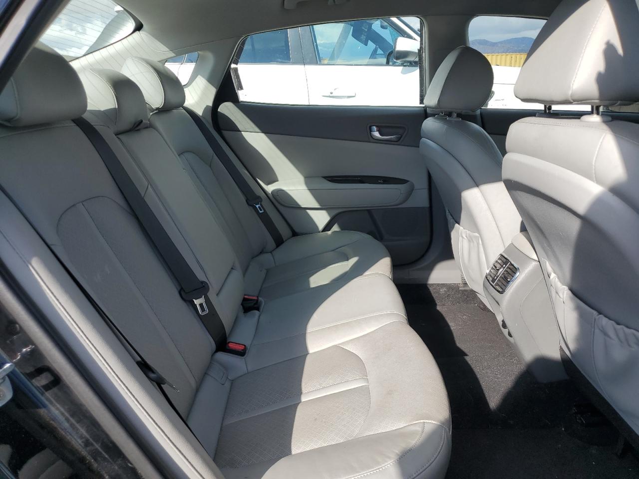 2016 Kia Optima - Image 10