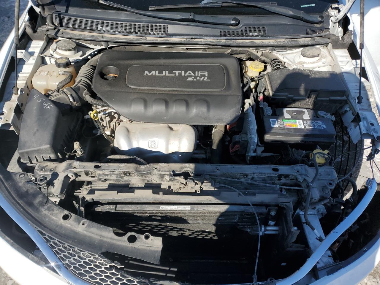 2016 Chrysler 200 - Image 11