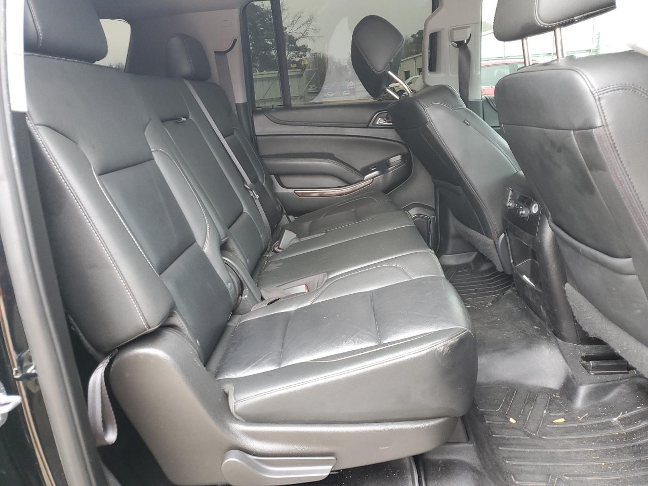 2019 Chevrolet Suburban - Image 11