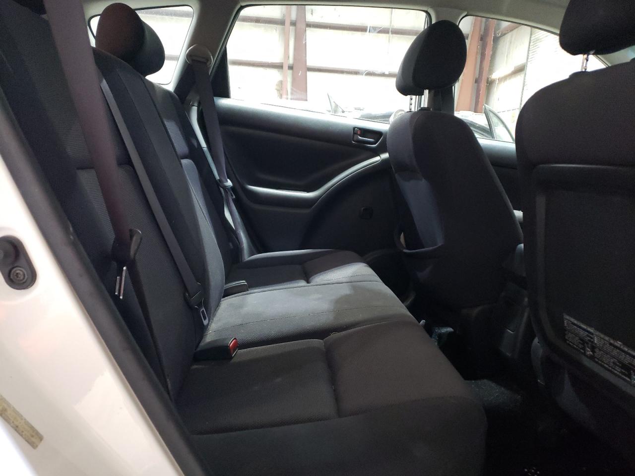2003 Pontiac Vibe - Image 12