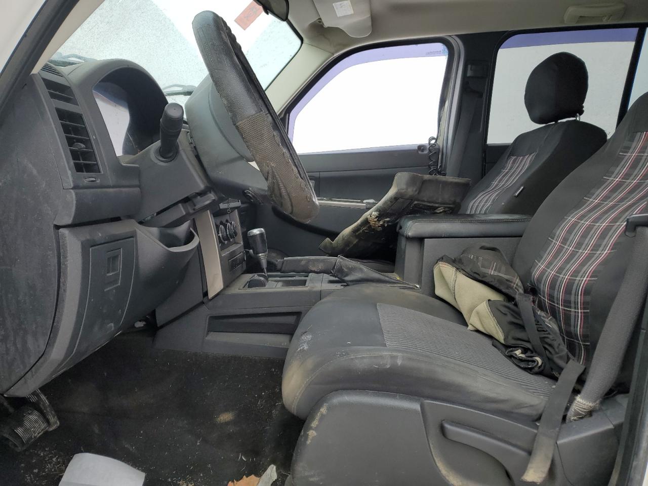 2010 Jeep Liberty (North America) - Image 7