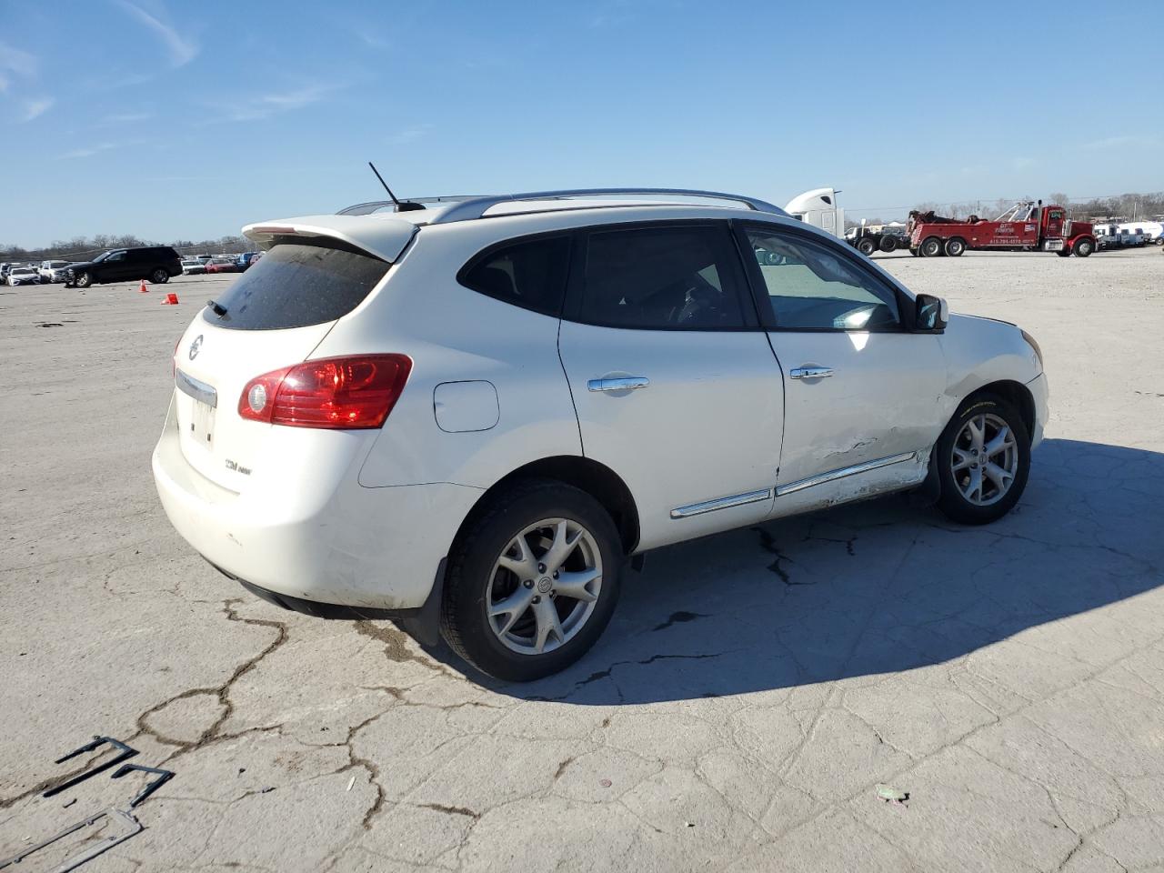 2011 Nissan Rogue - Image 3