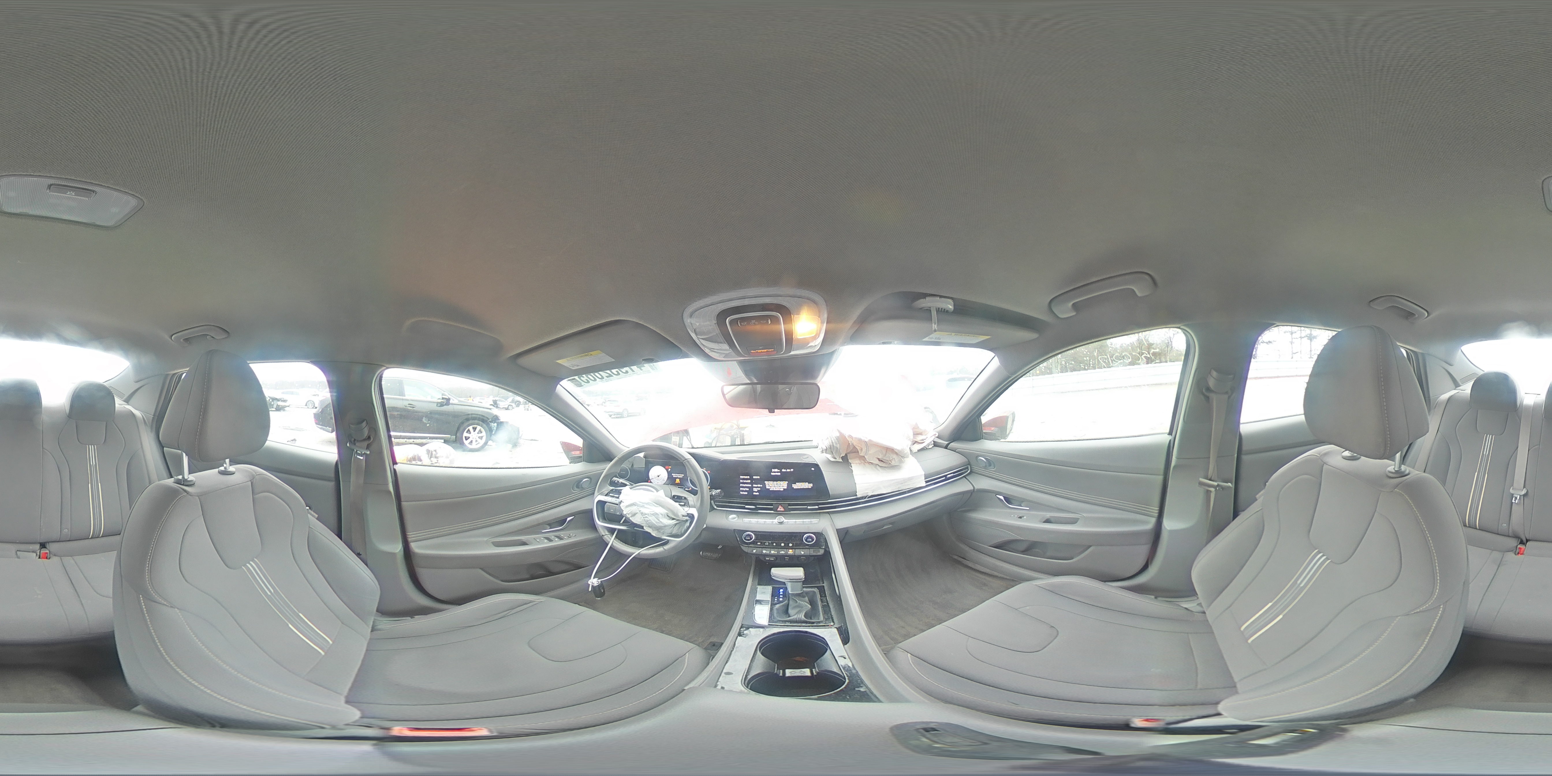 2023 Hyundai Elantra - Image 12