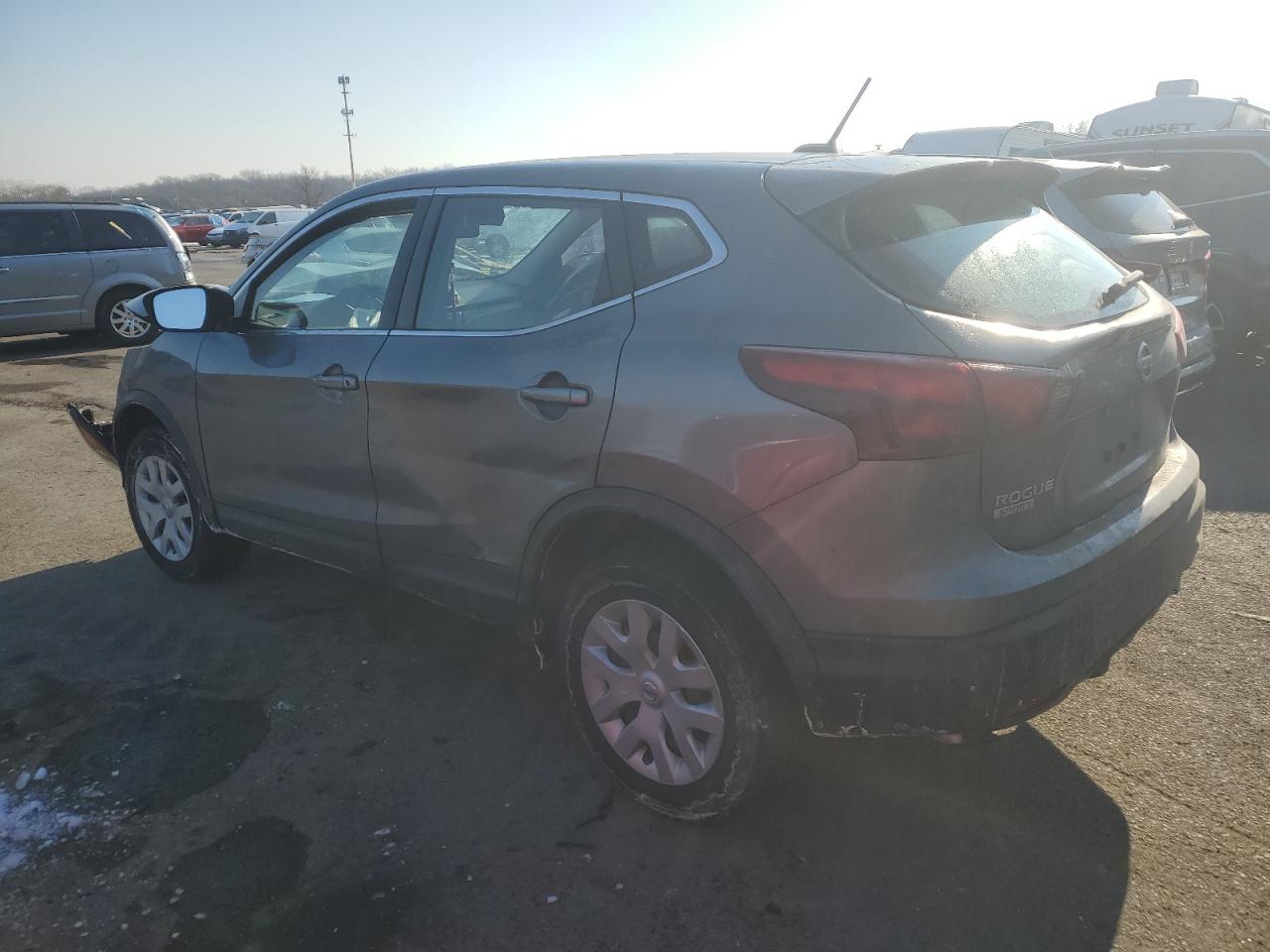2019 Nissan Rogue - Image 2