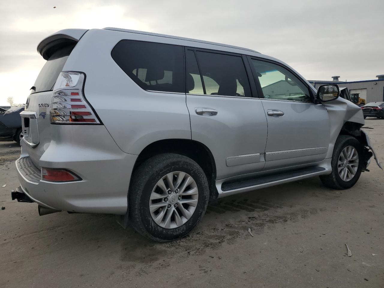 2016 Lexus GX - Image 3
