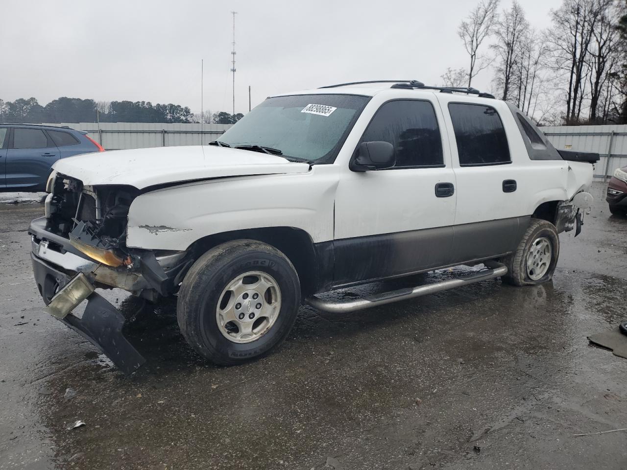2004 Chevrolet Avalanche - Image 1