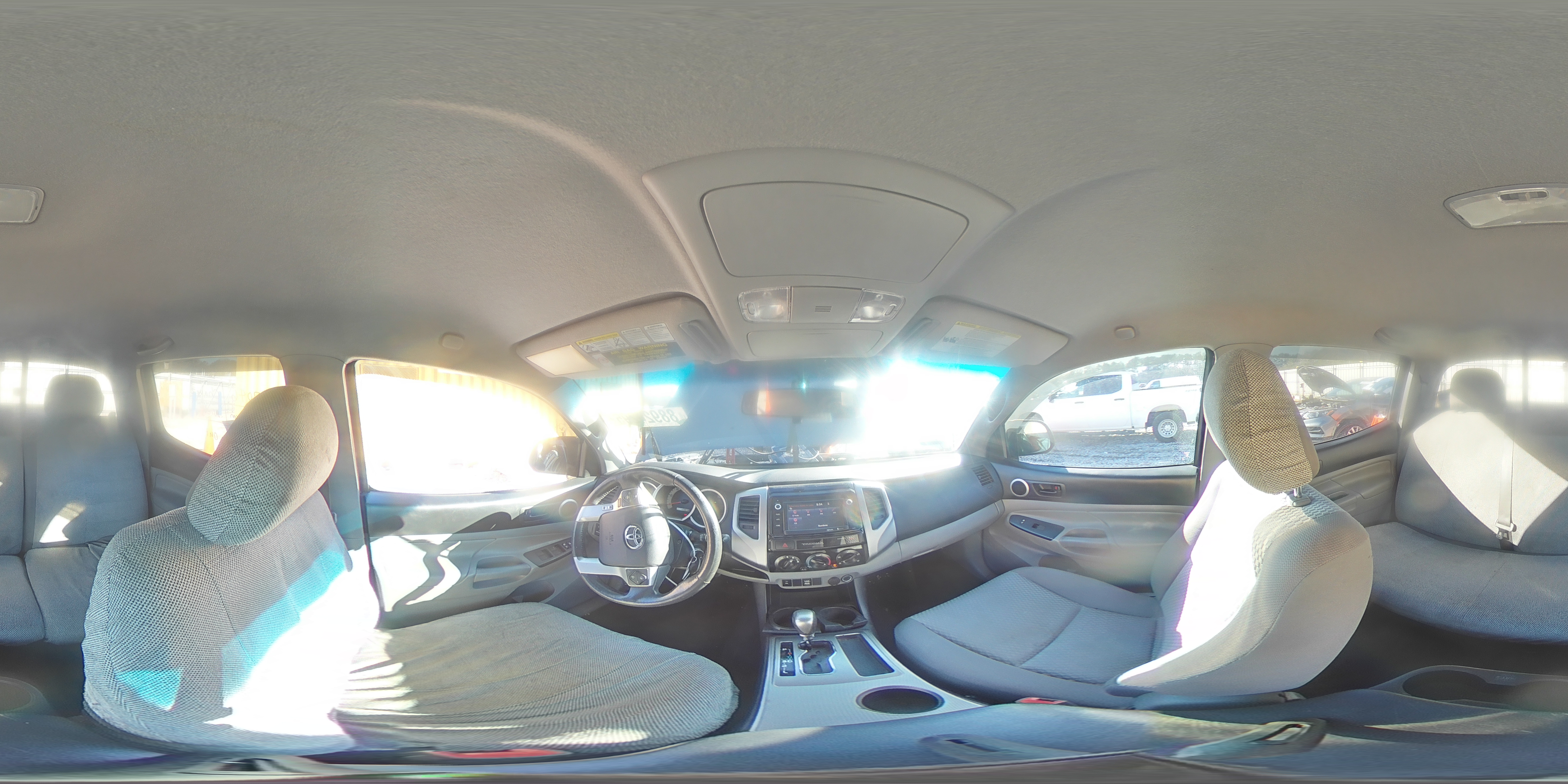 2015 Toyota Tacoma - Image 14