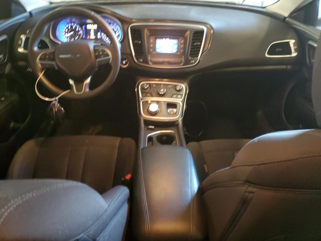 2016 Chrysler 200 - Image 8