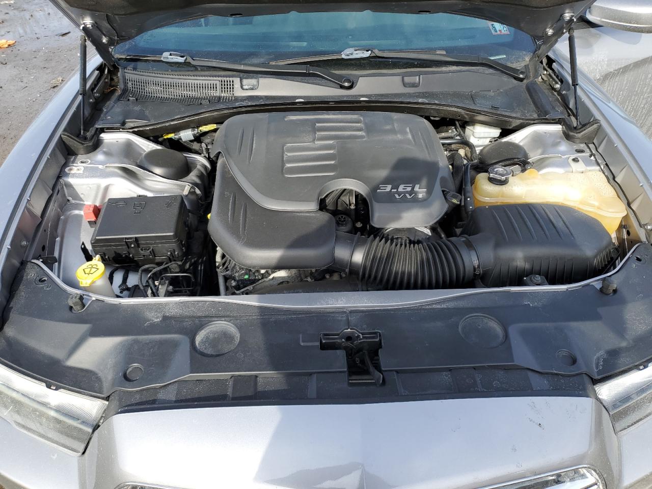 2014 Dodge Charger - Image 13
