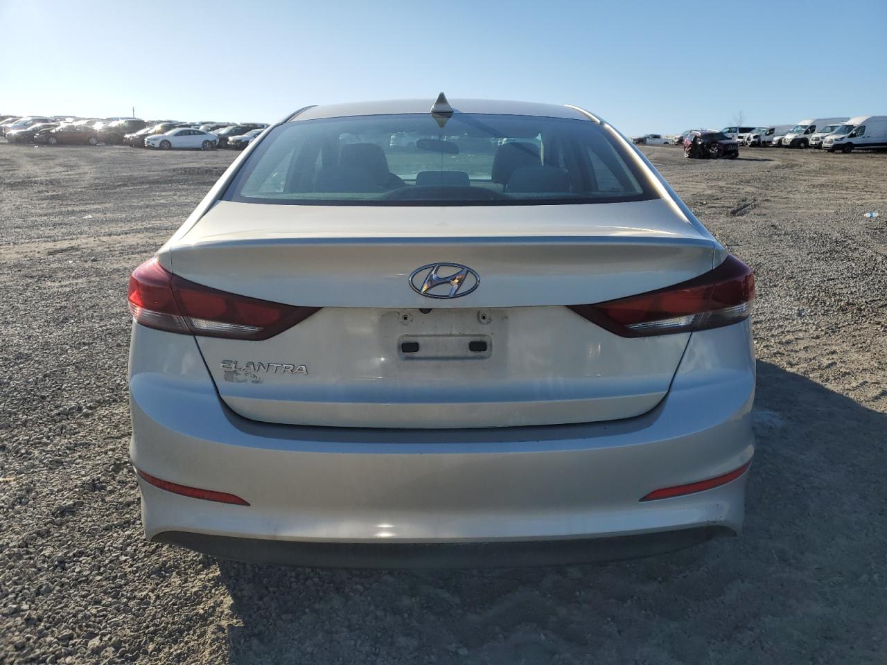 2017 Hyundai Elantra - Image 6