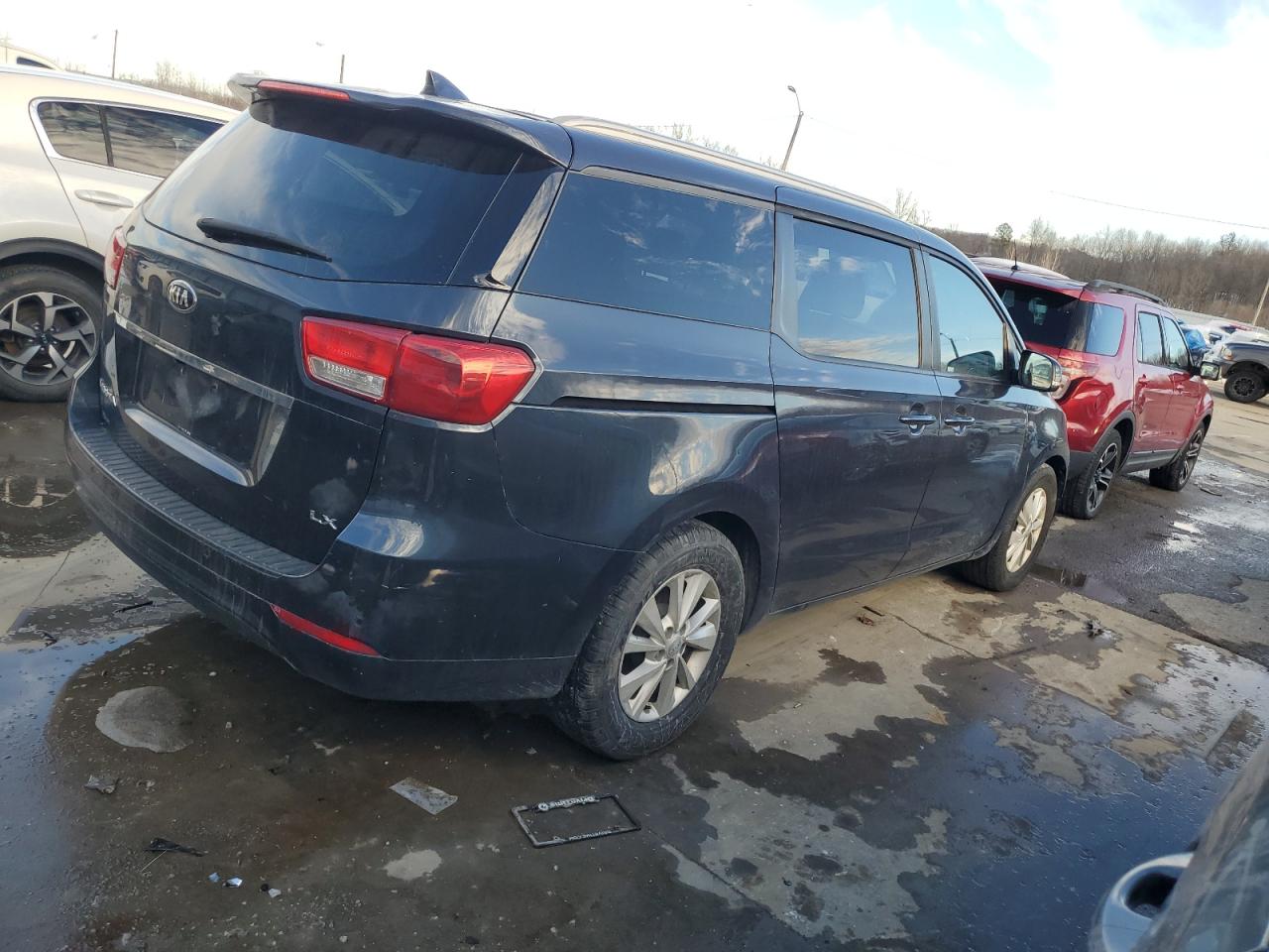 2016 Kia Sedona - Image 3
