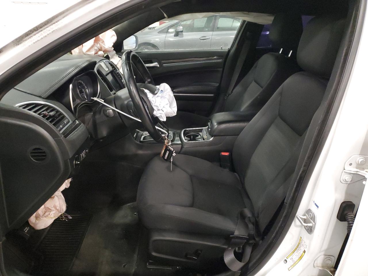 2018 Chrysler 300 - Image 7
