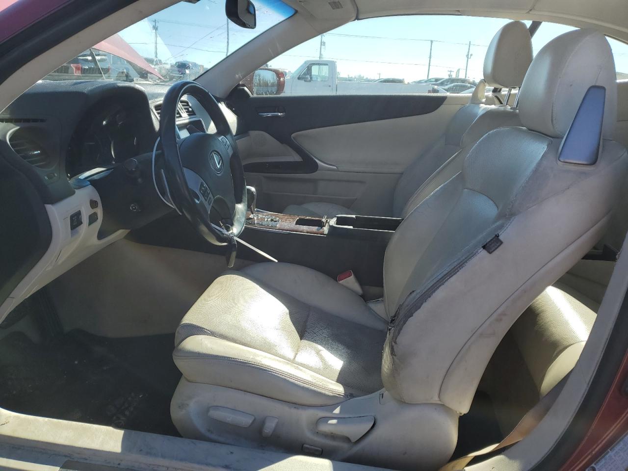 2015 Lexus IS - Image 7