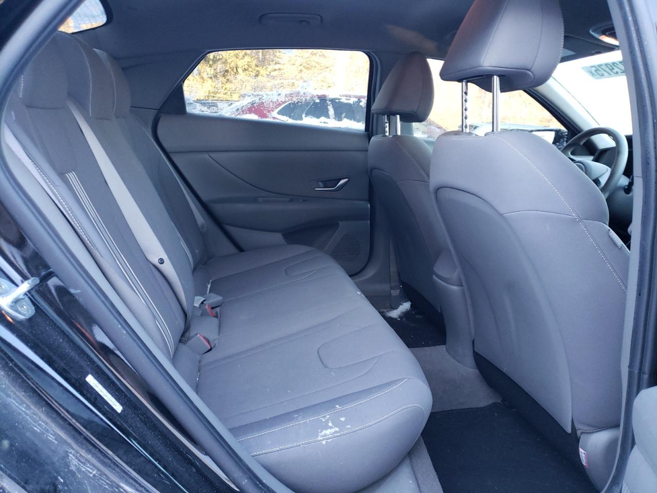 2022 Hyundai Elantra - Image 10