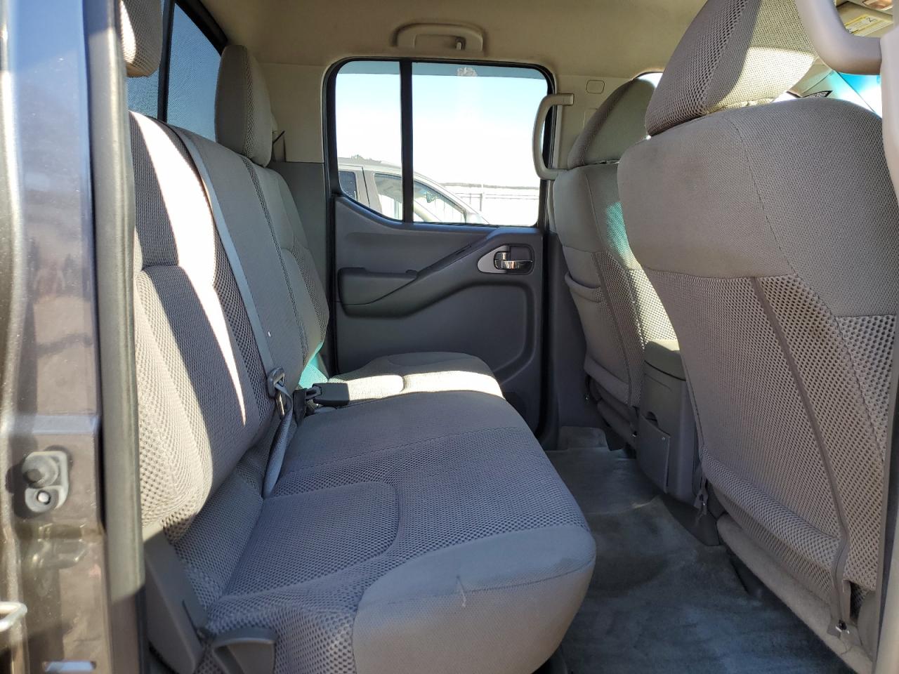 2017 Nissan Navara (Frontier) - Image 10