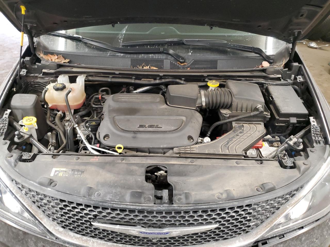 2020 Chrysler Pacifica - Image 12