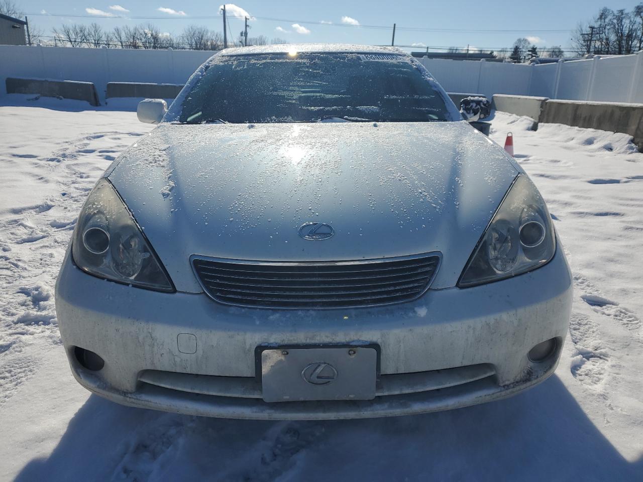 2005 Lexus ES - Image 5