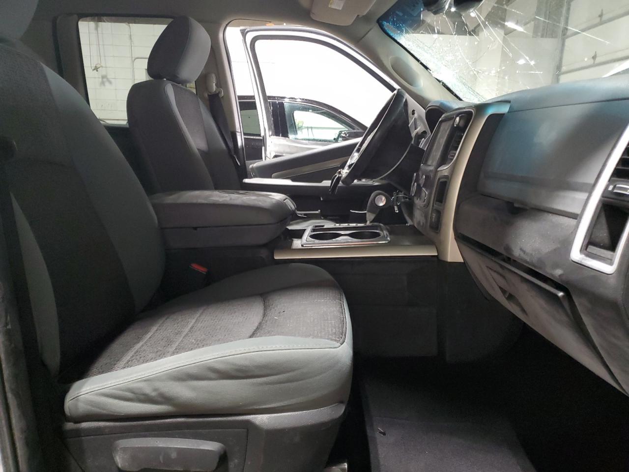 2013 RAM 1500 - Image 7