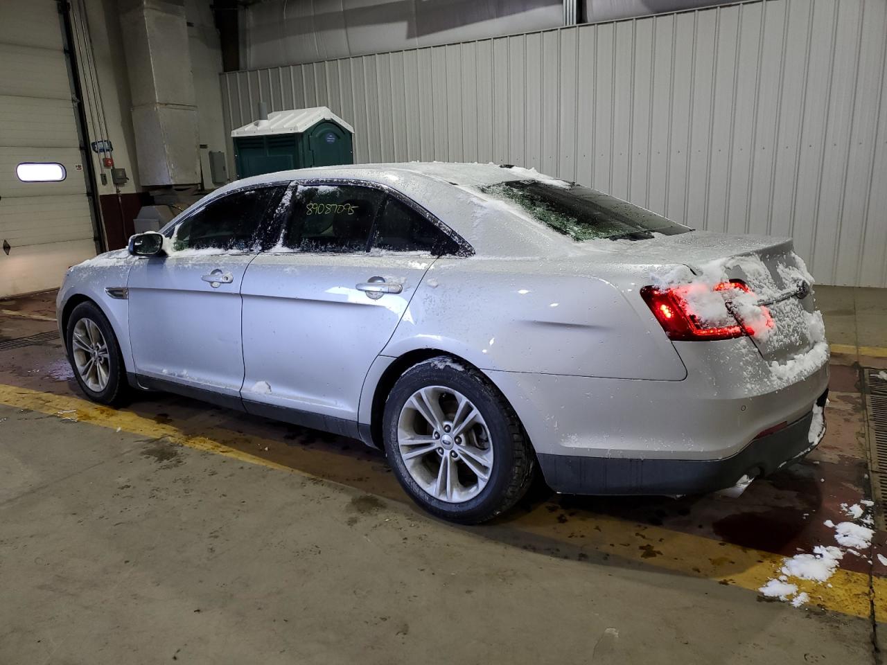 2015 Ford Taurus - Image 2