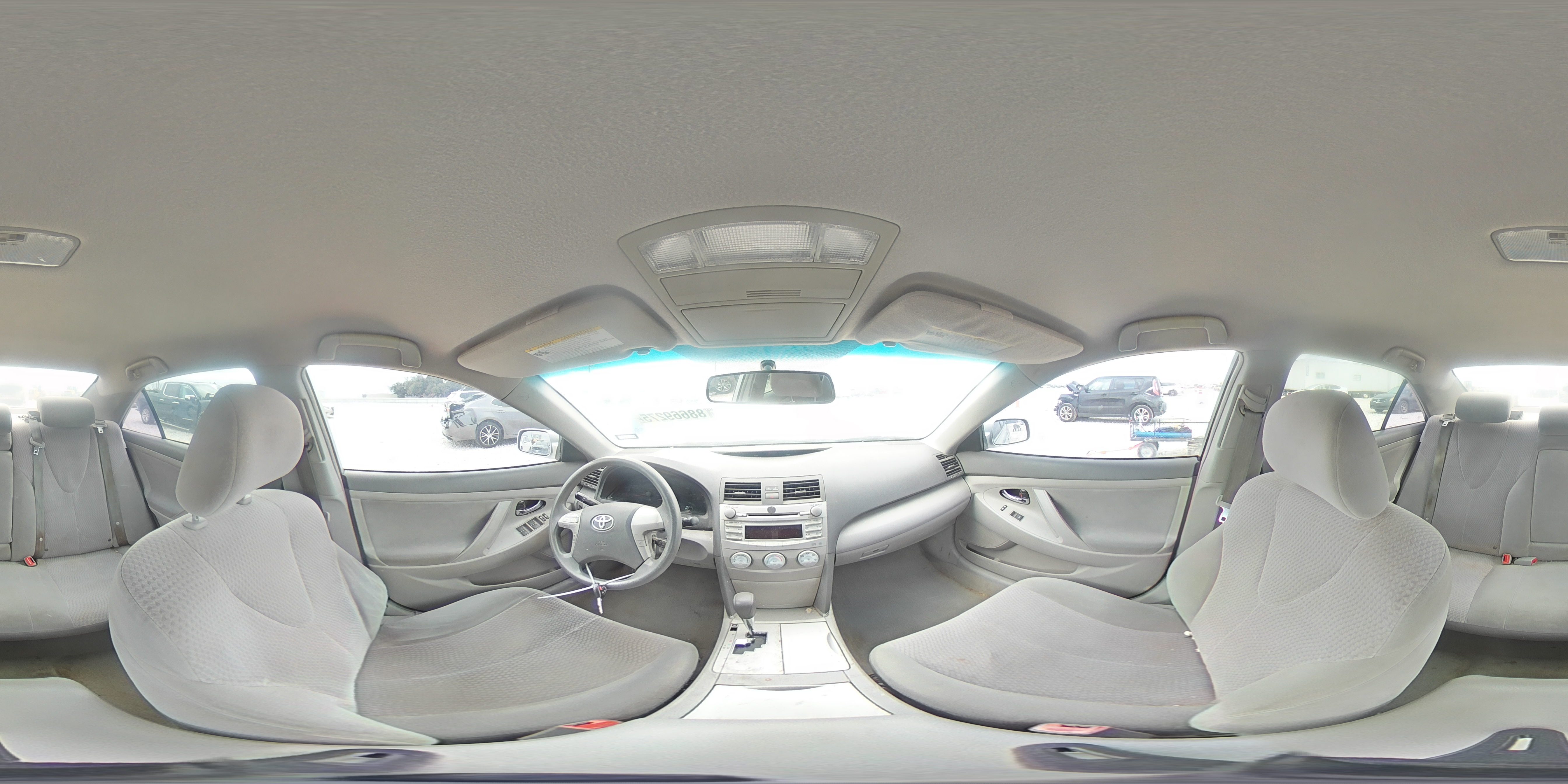 2010 Toyota Camry - Image 13