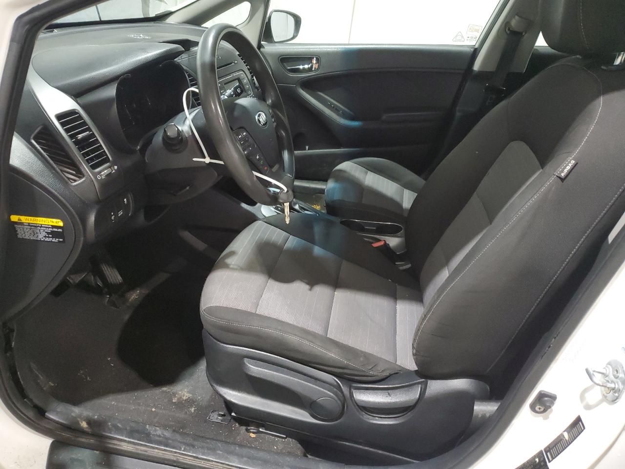 2016 Kia Forte - Image 7