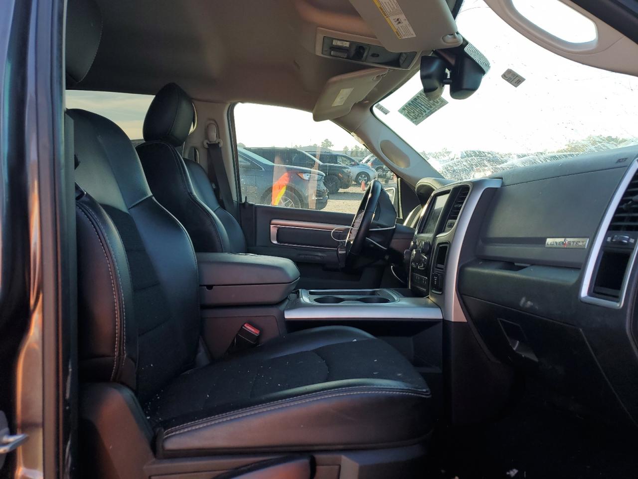 2018 RAM 1500 - Image 7