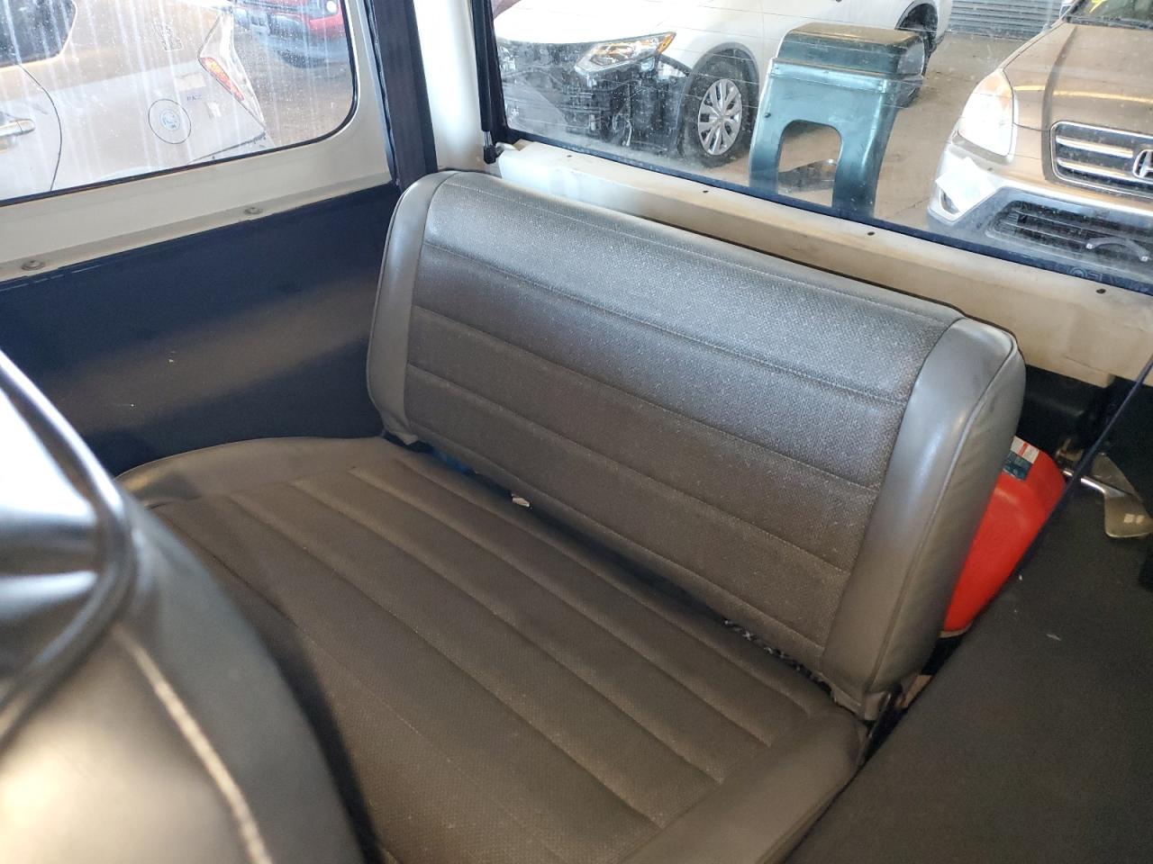 1994 Jeep Wrangler - Image 11