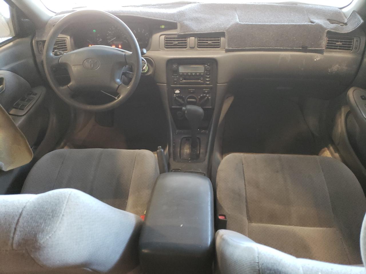 2000 Toyota Camry - Image 8