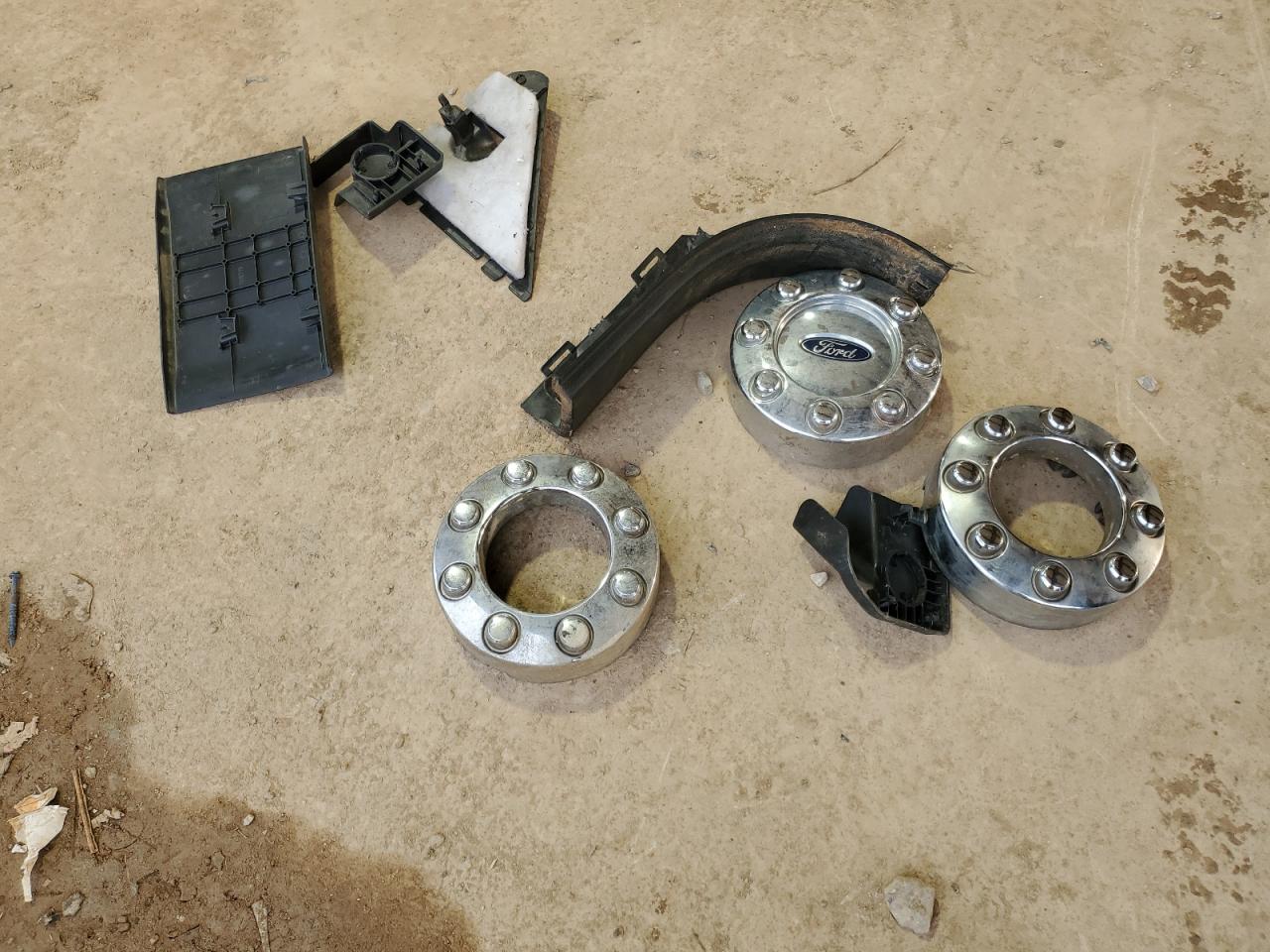 2011 Ford F350 - Image 15