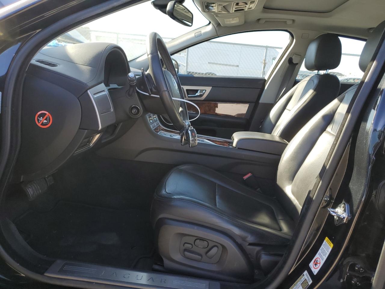 2009 Jaguar XF - Image 7