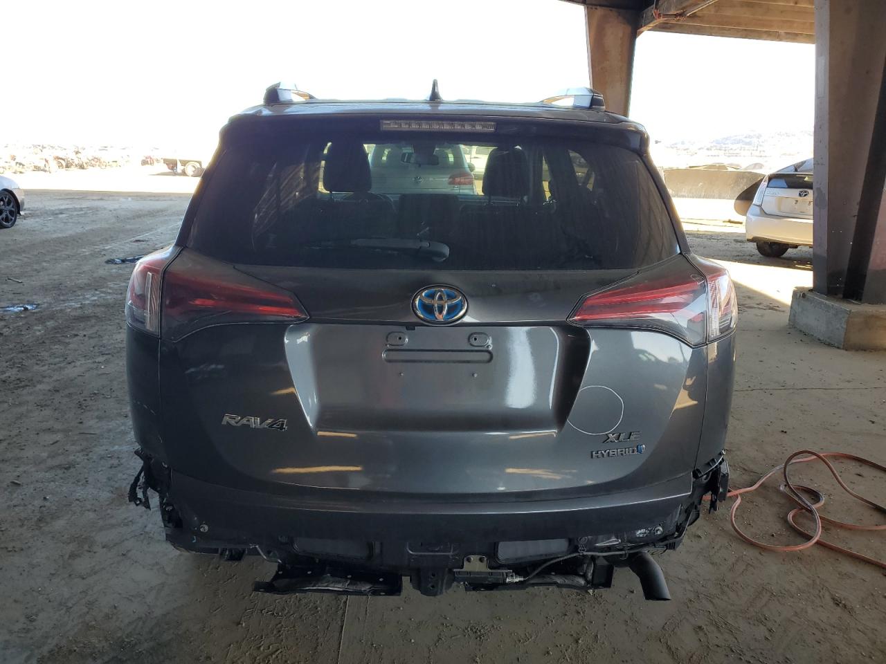 2017 Toyota RAV 4 - Image 6
