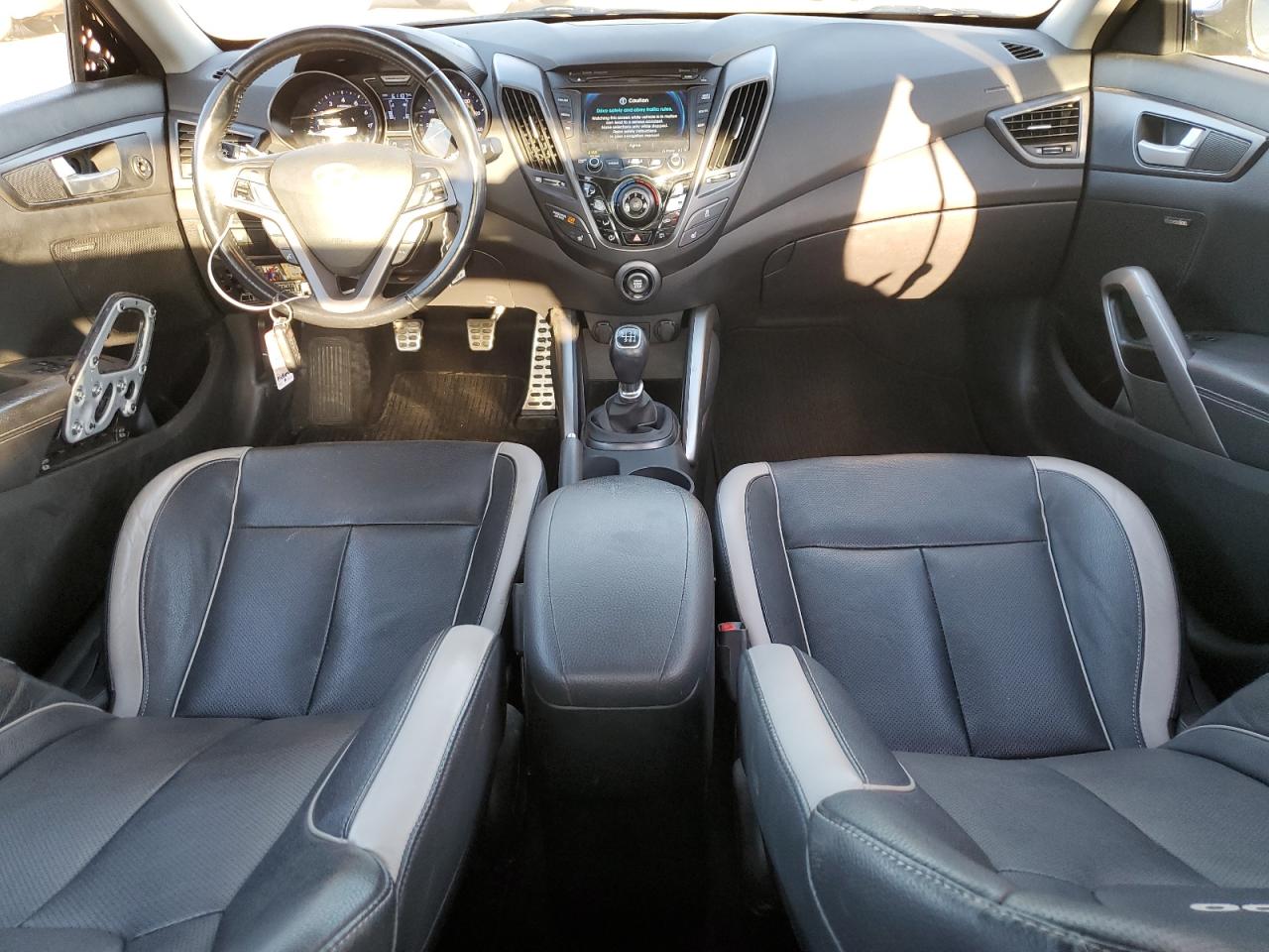 2013 Hyundai Veloster - Image 8