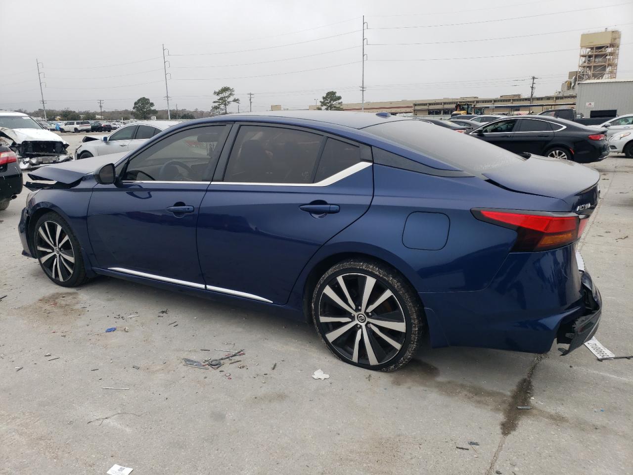 2019 Nissan Altima - Image 2