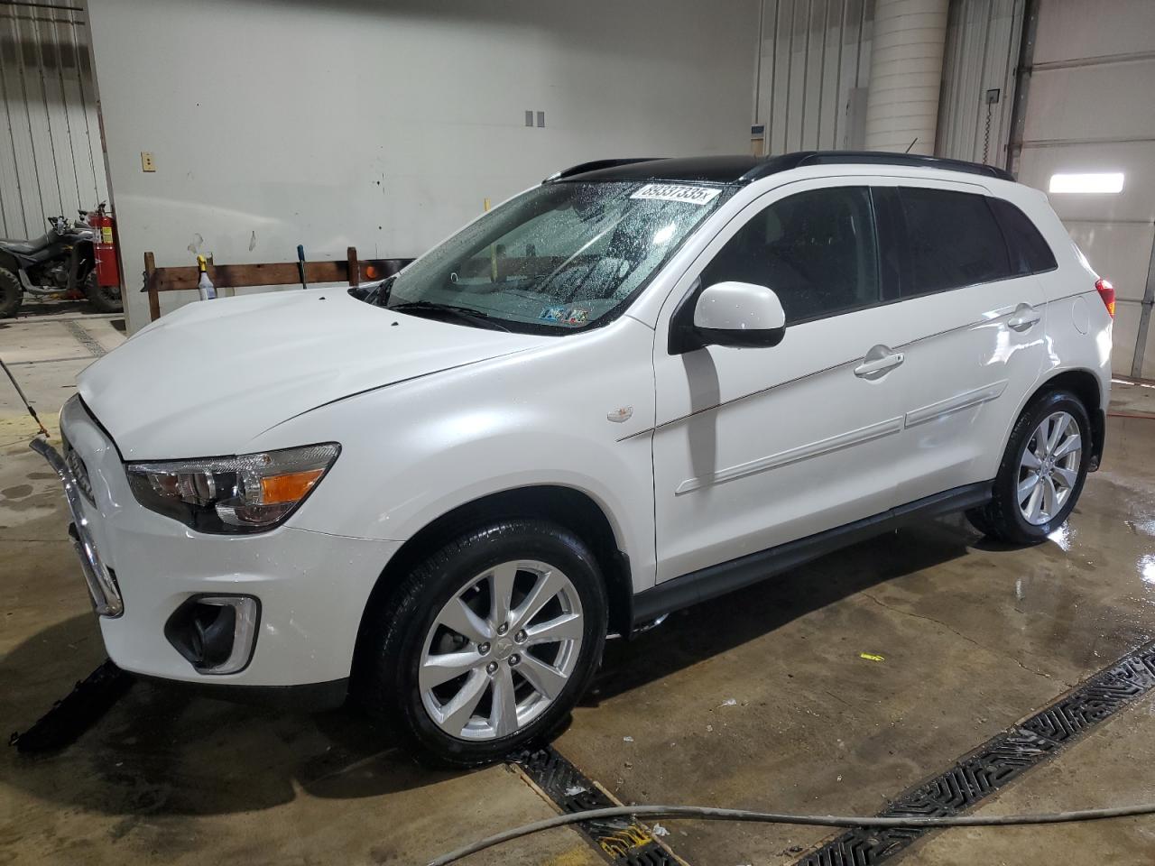 2015 Mitsubishi Outlander - Image 1