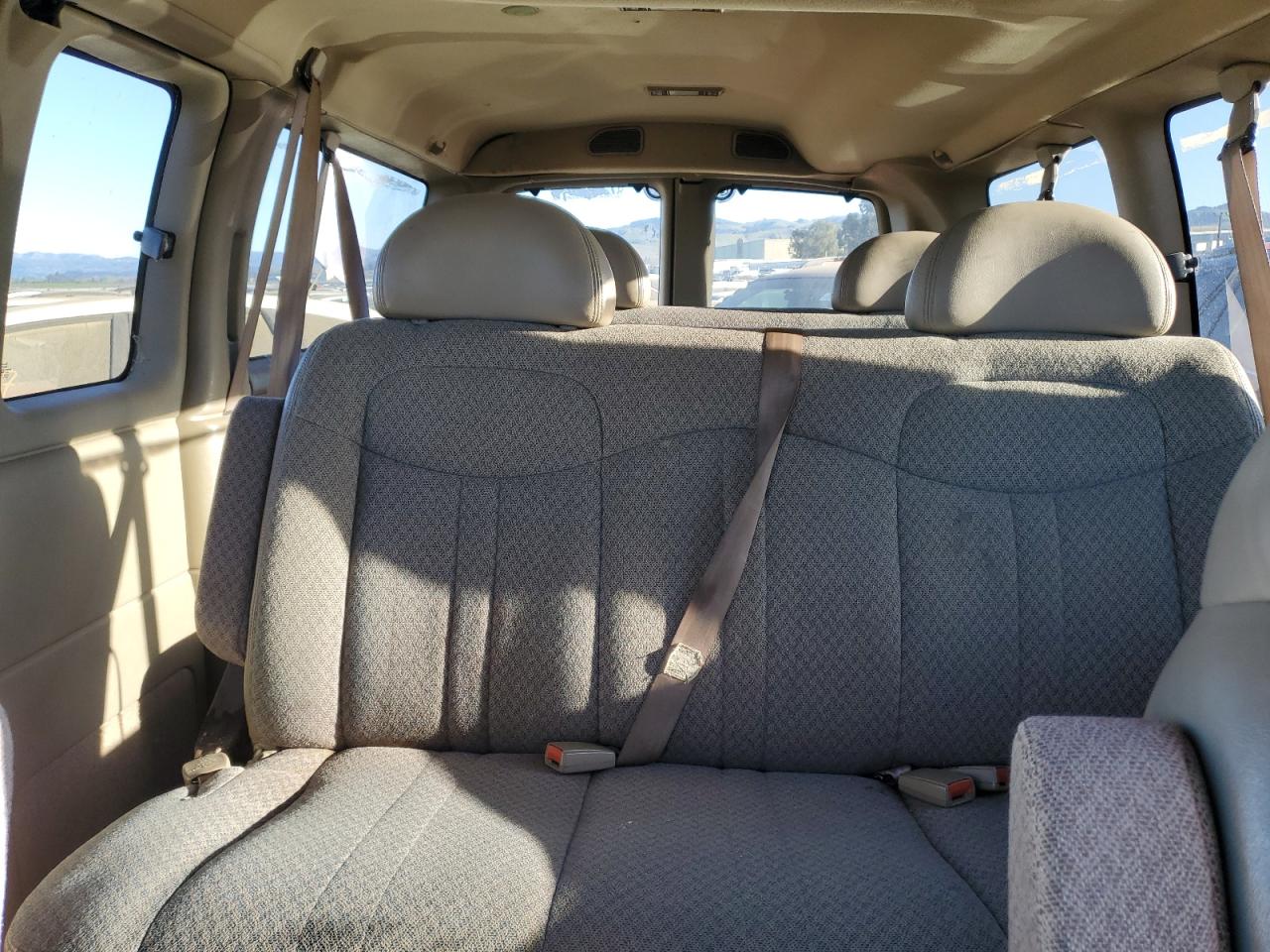 1997 GMC Savana - Image 10