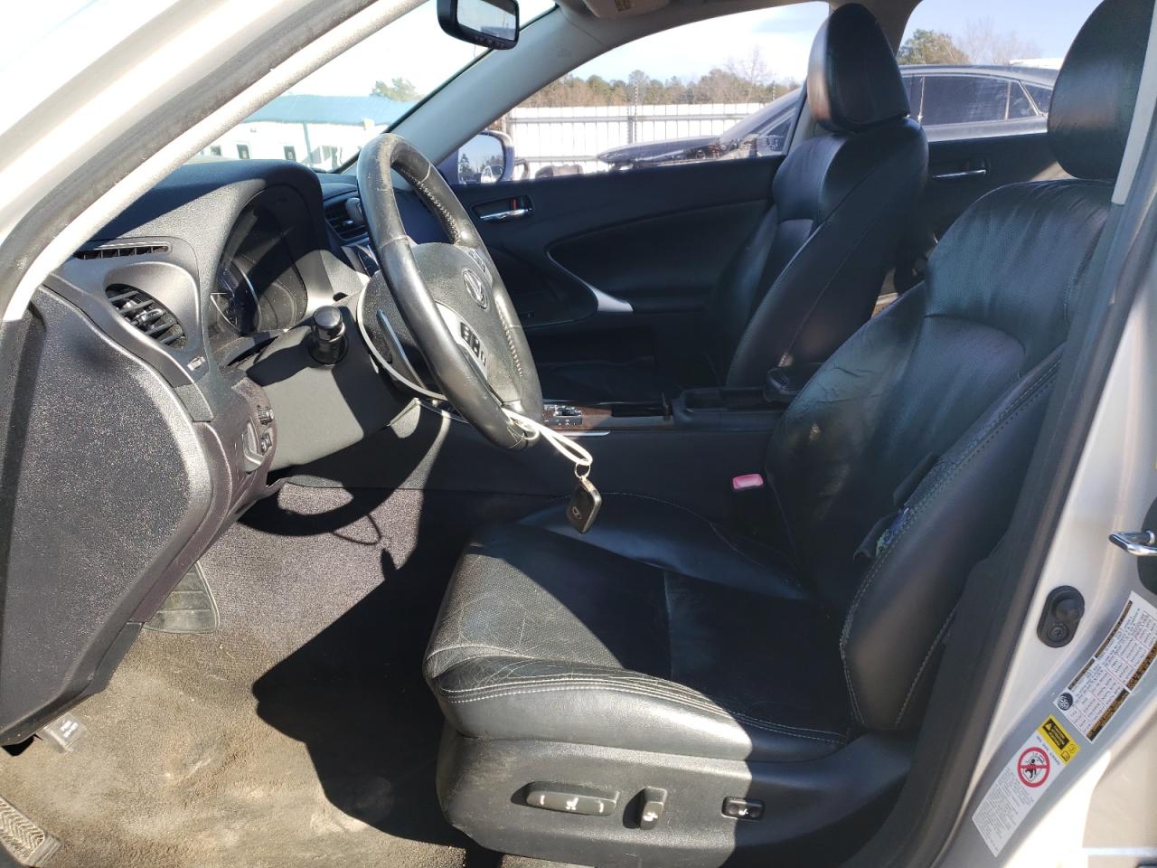 2011 Lexus IS - Image 7