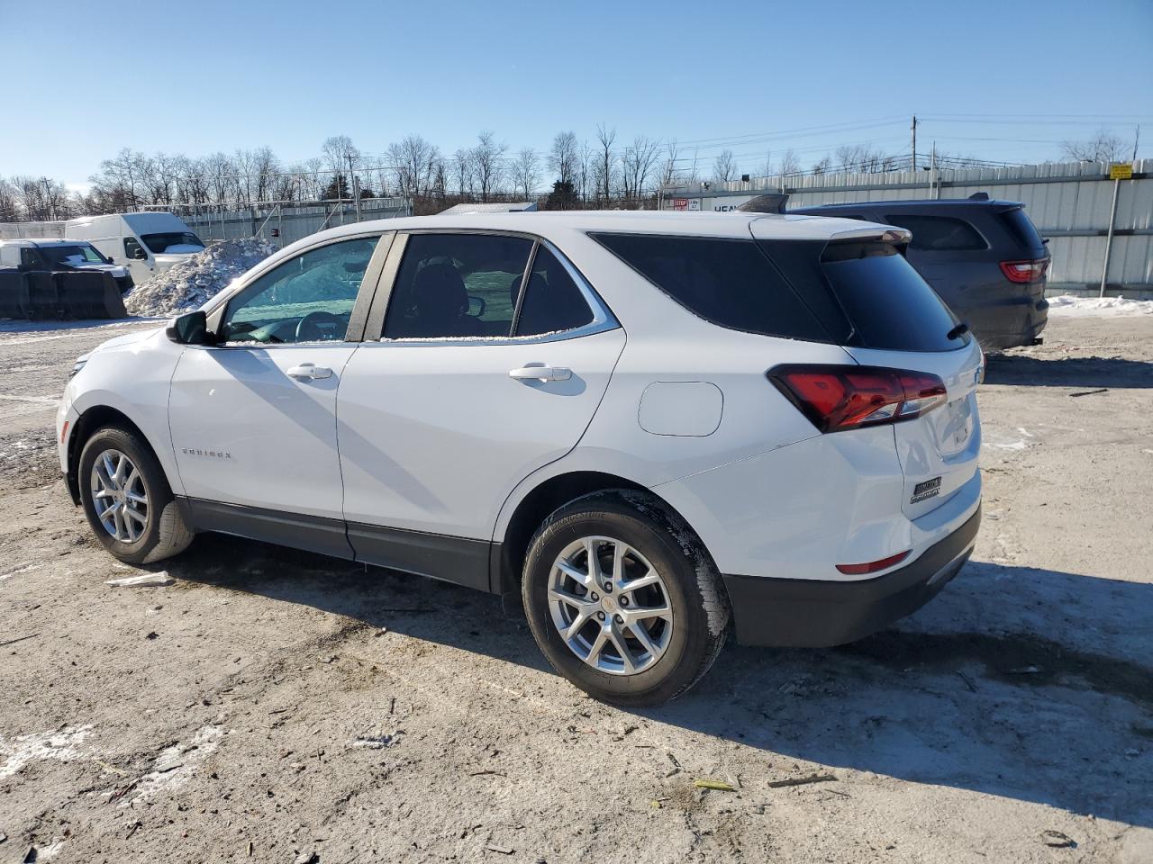 2022 Chevrolet Equinox - Image 2